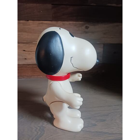 Vintage 1966 Peanuts Snoopy Poseable Vinyl Toy Figure - Picture 4 of 8